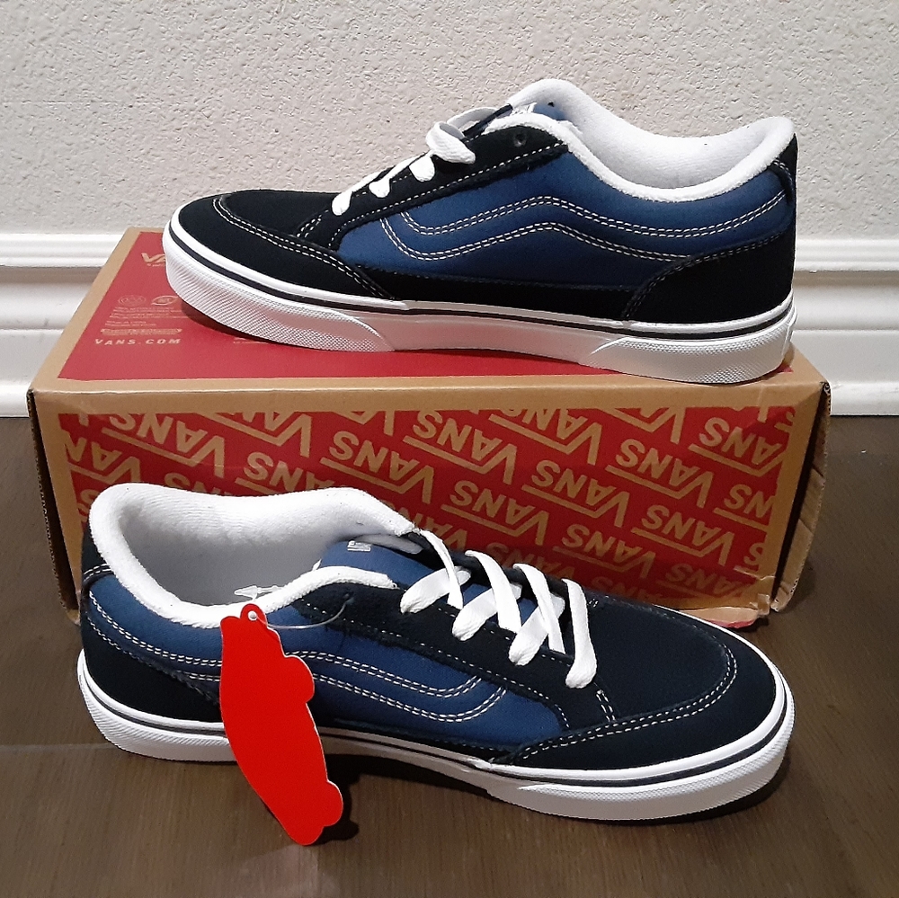 Vans - Picture 4 of 4